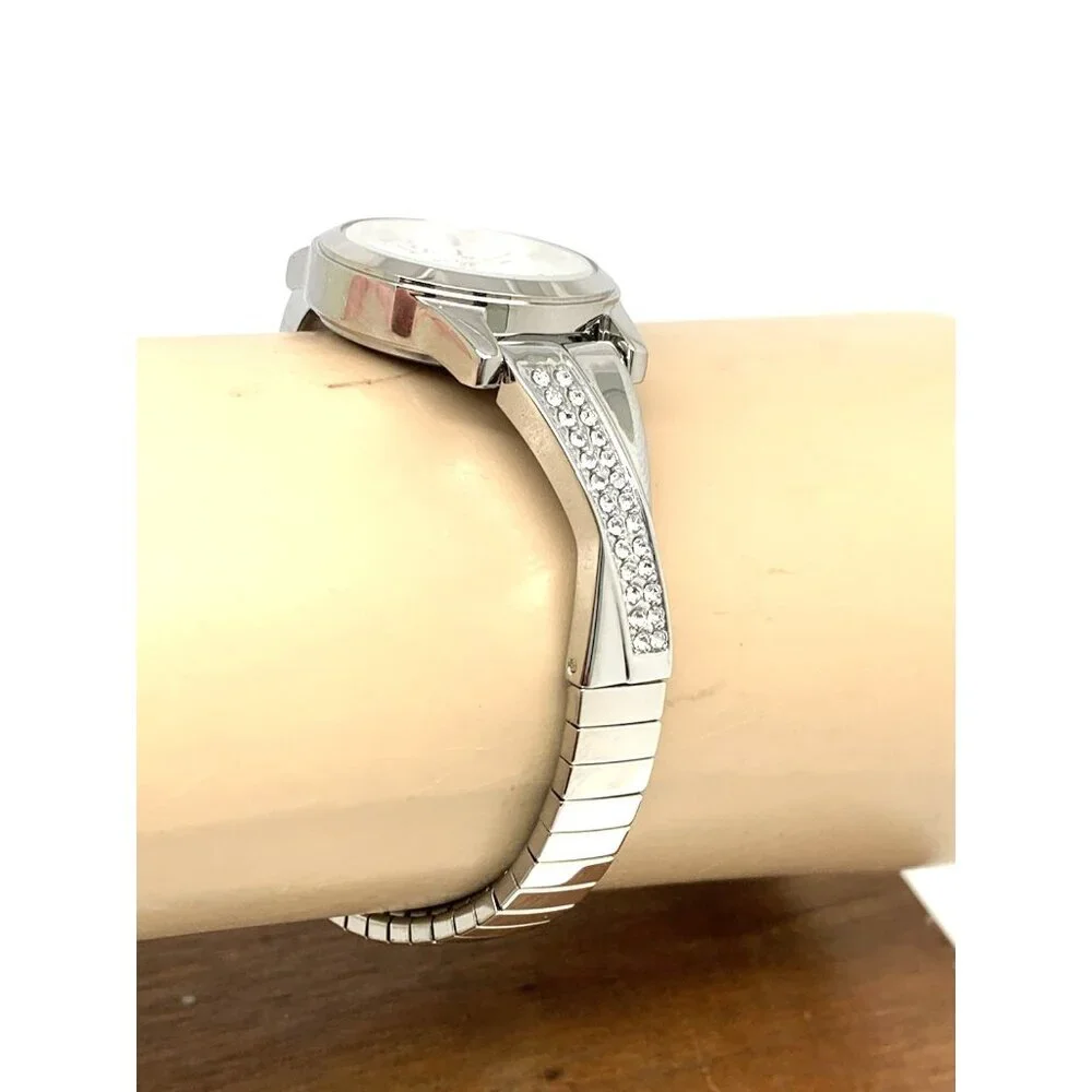 Timex Women's Watch TW2V69600 Quartz Silver Dial Stainless Steel Expansion 25mm